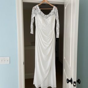 Gorgeous off the shoulder white dress